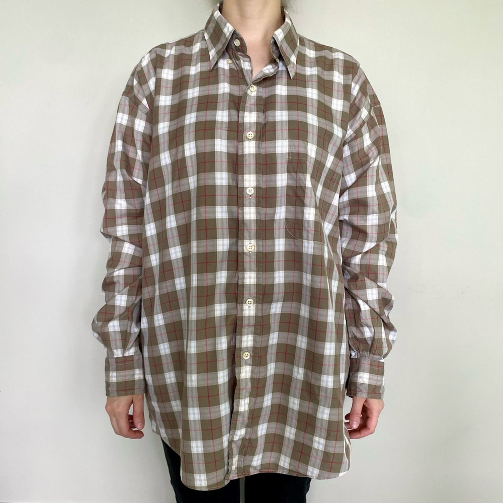 Burberry London nova check plaid button-down shirt. 🤎